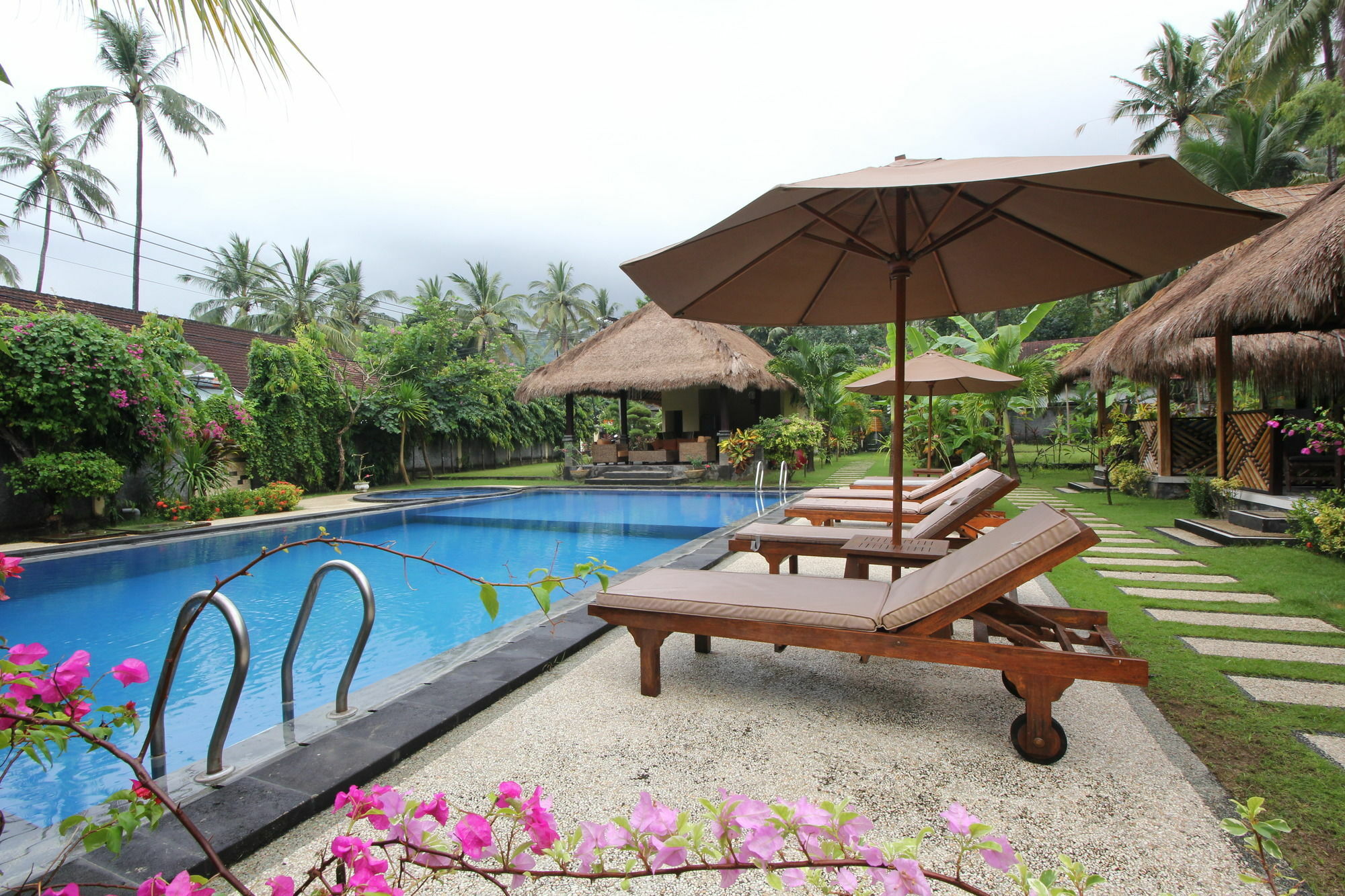 Mutiara Bali Hotel จันดีดาซา ภายนอก รูปภาพ