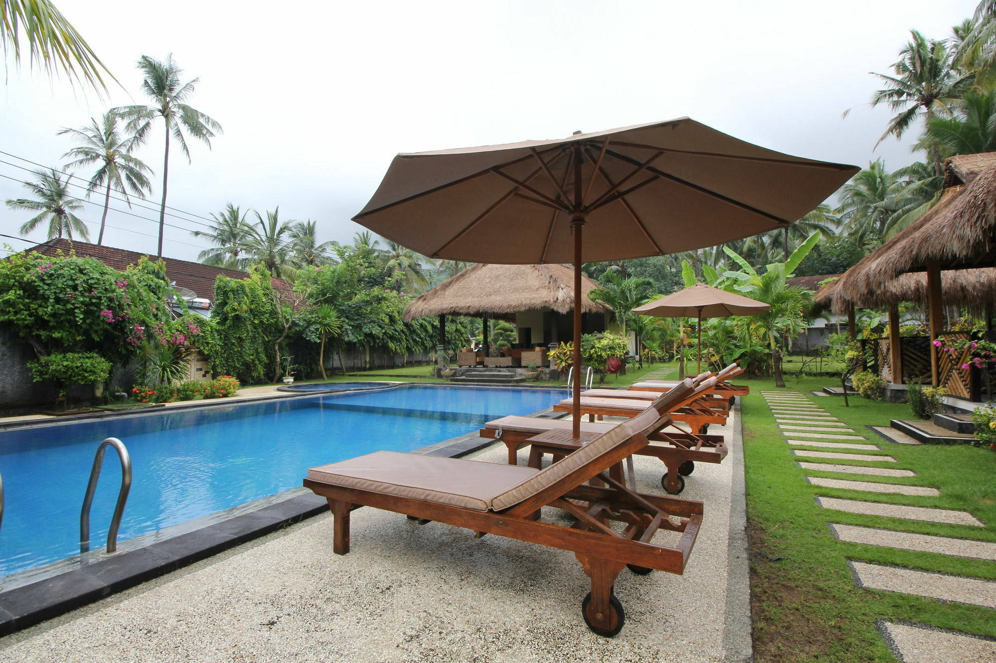 Mutiara Bali Hotel จันดีดาซา ภายนอก รูปภาพ